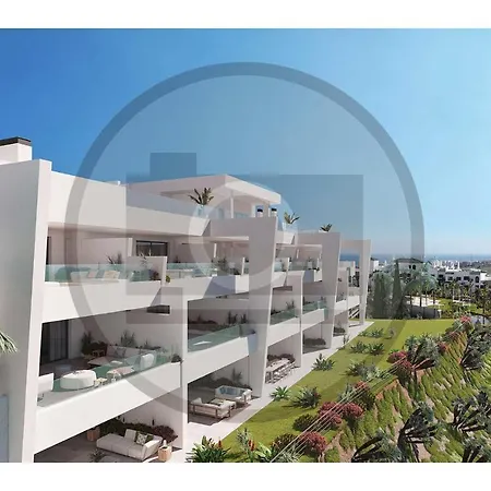 Awesome In With 3 Bedrooms, Wifi And Outdoor Swimming Pool דירה *