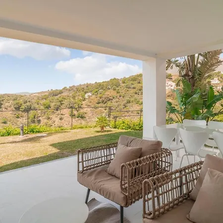 Awesome In With 3 Bedrooms, Wifi And Outdoor Swimming Pool אסטפונה