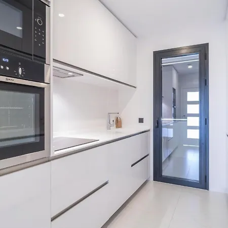 Awesome In With 3 Bedrooms, Wifi And Outdoor Swimming Pool *