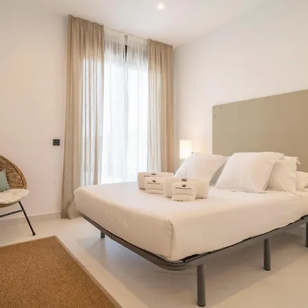 Awesome In With 3 Bedrooms, Wifi And Outdoor Swimming Pool
